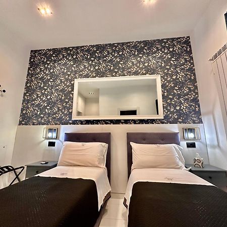 Elegance Rooms Spaccanapoli Luaran gambar