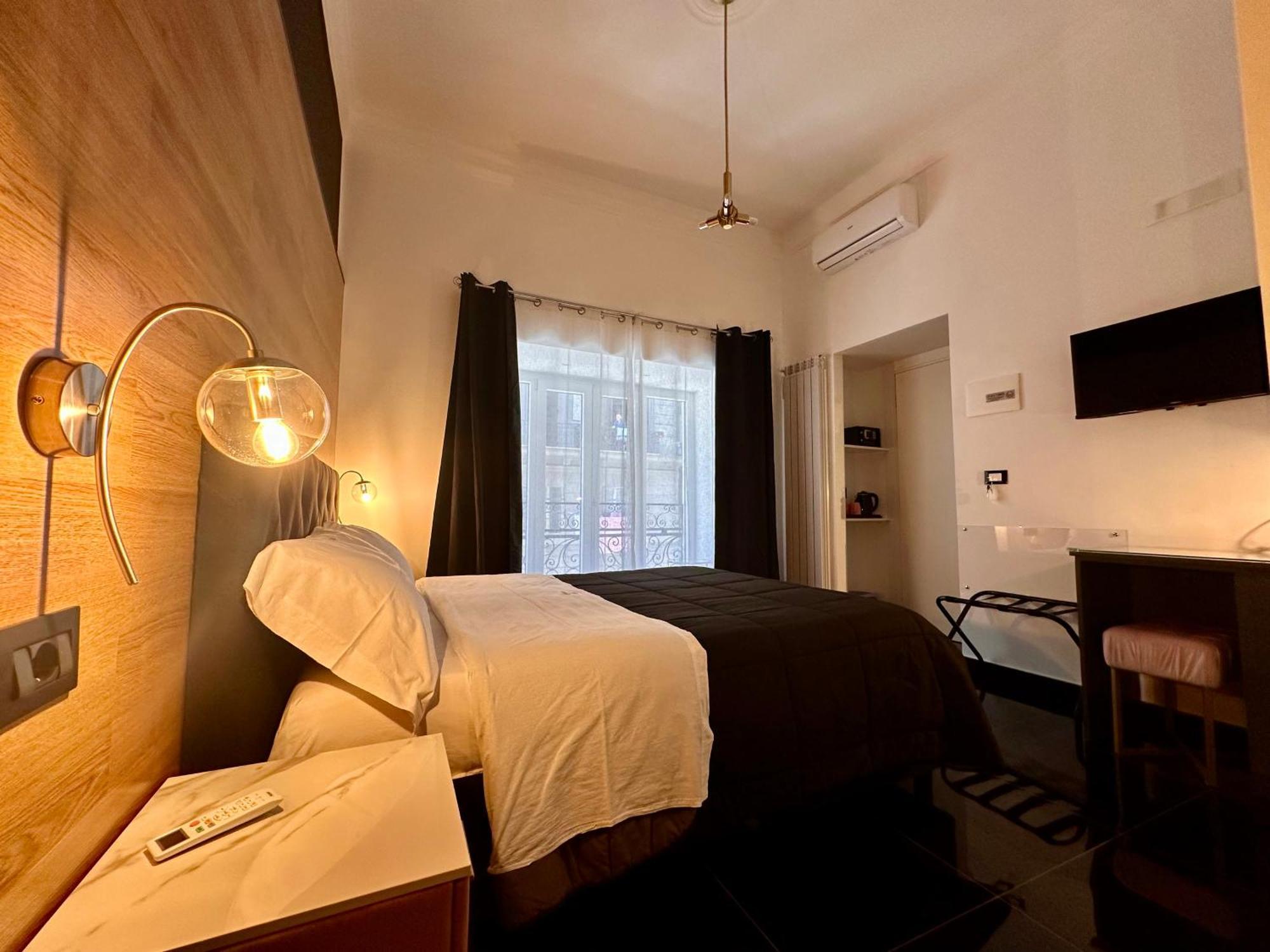 Elegance Rooms Spaccanapoli Luaran gambar