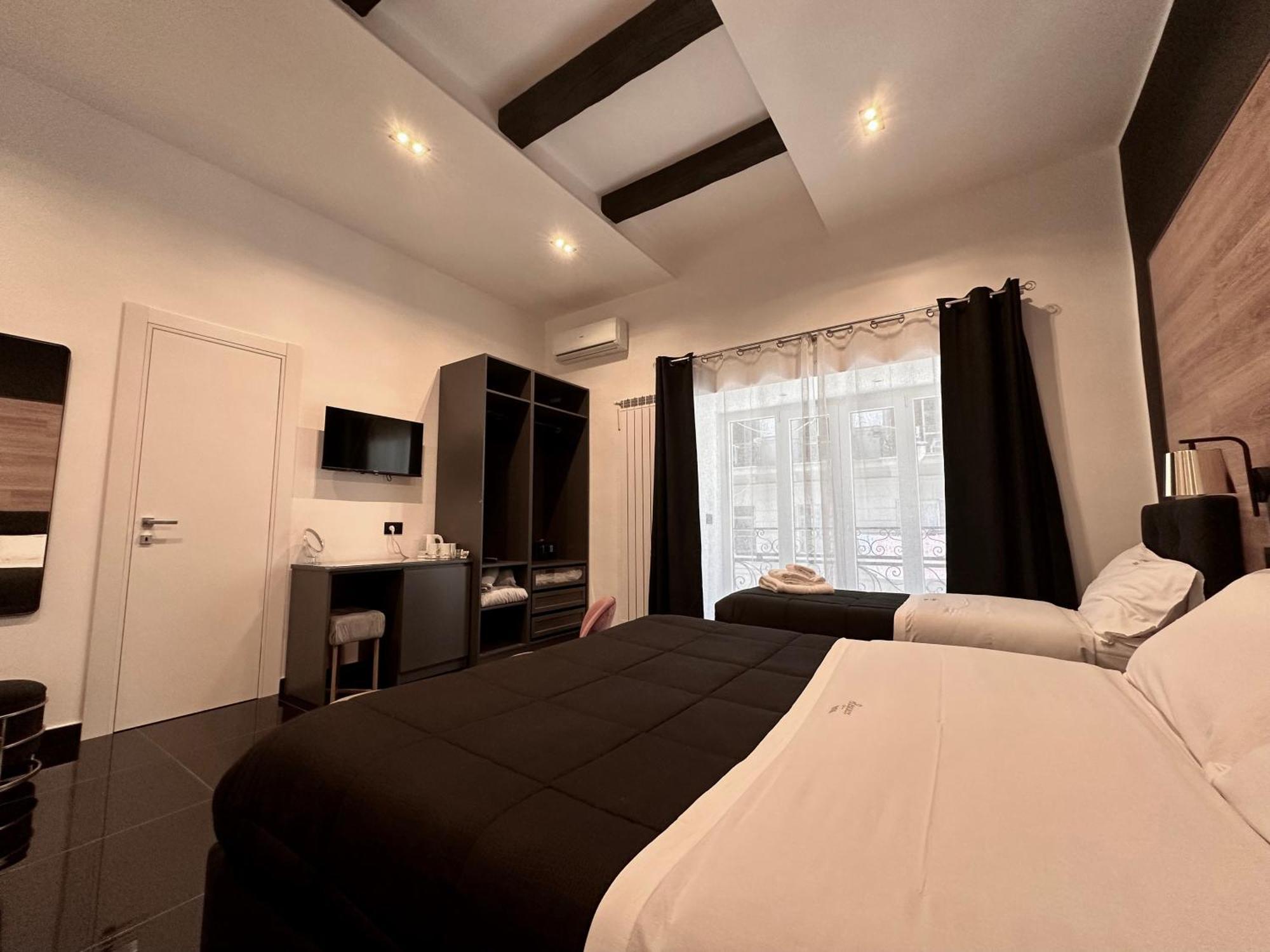 Elegance Rooms Spaccanapoli Luaran gambar