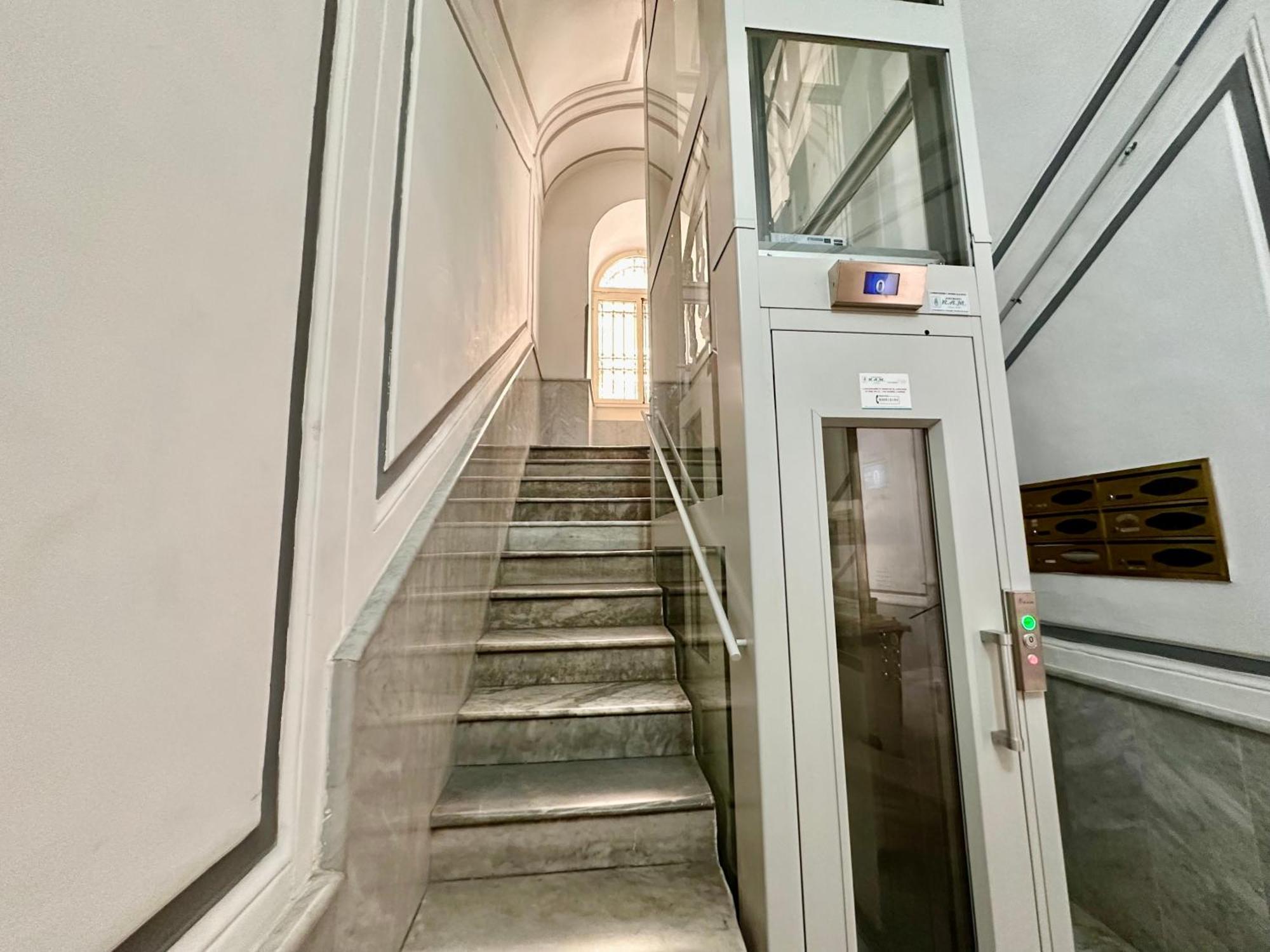 Elegance Rooms Spaccanapoli Luaran gambar