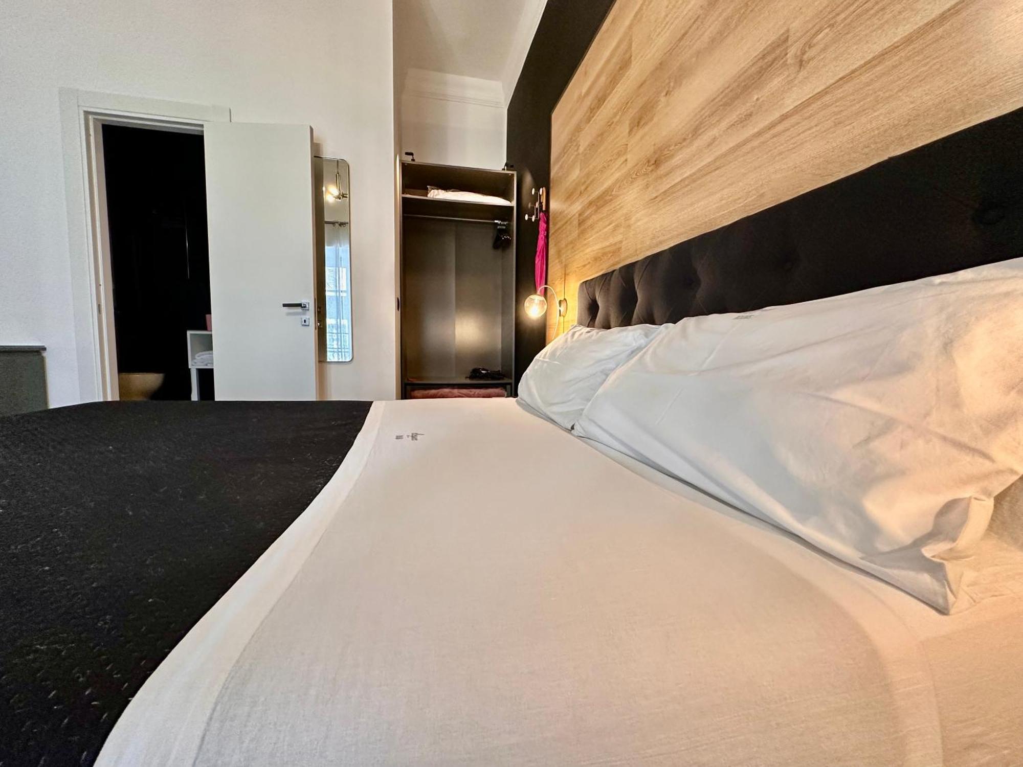 Elegance Rooms Spaccanapoli Luaran gambar