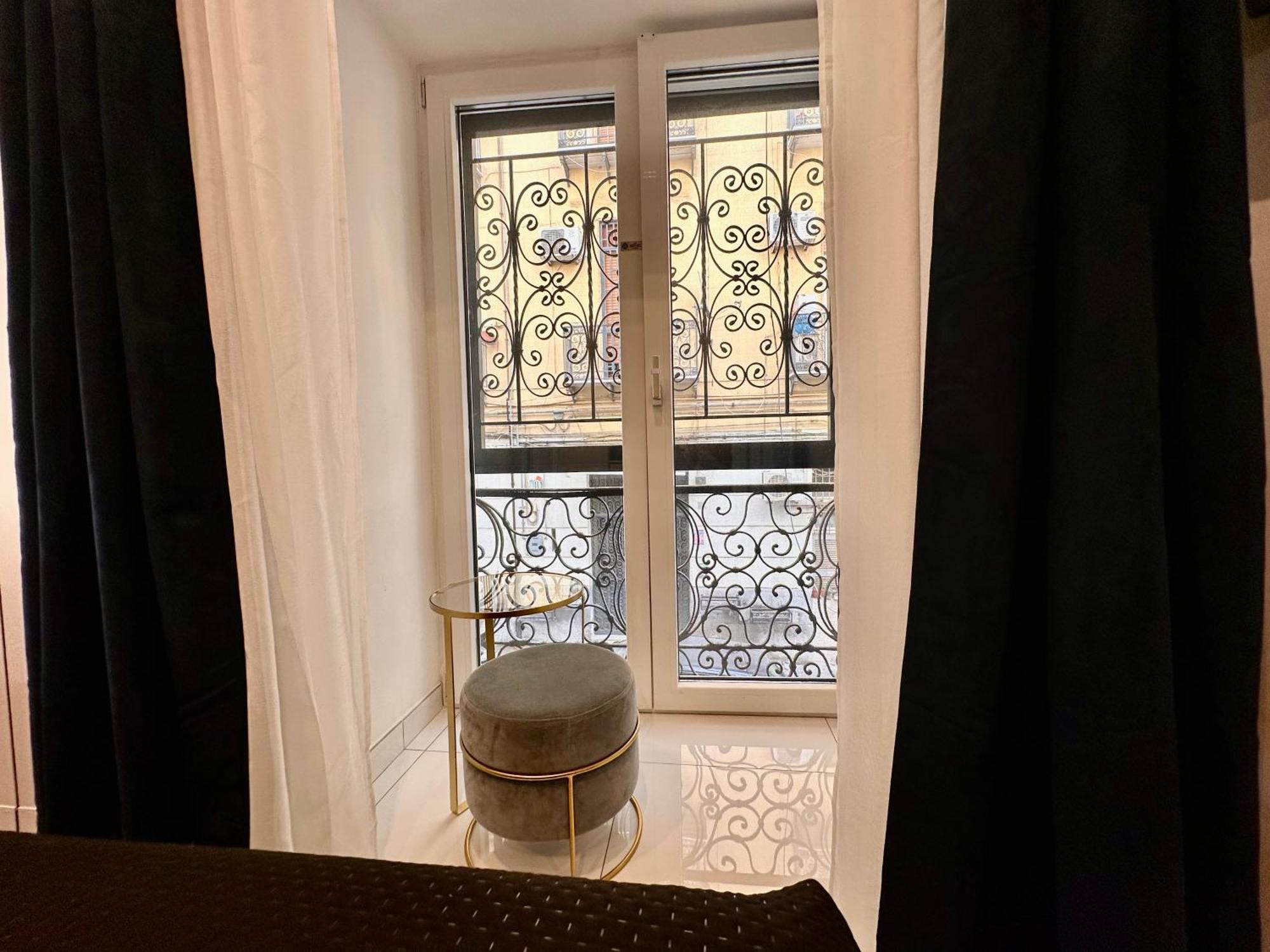 Elegance Rooms Spaccanapoli Luaran gambar