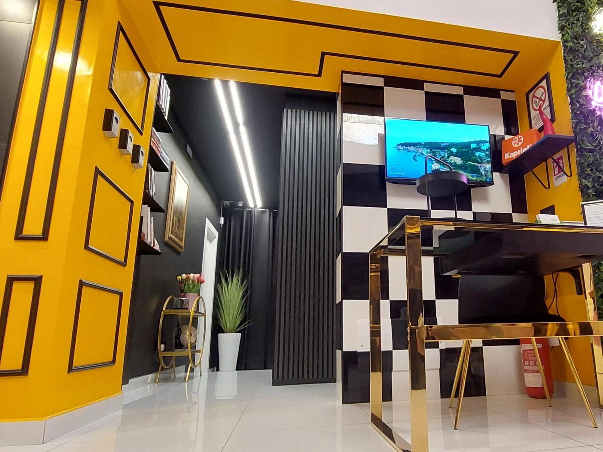 Elegance Rooms Spaccanapoli Luaran gambar